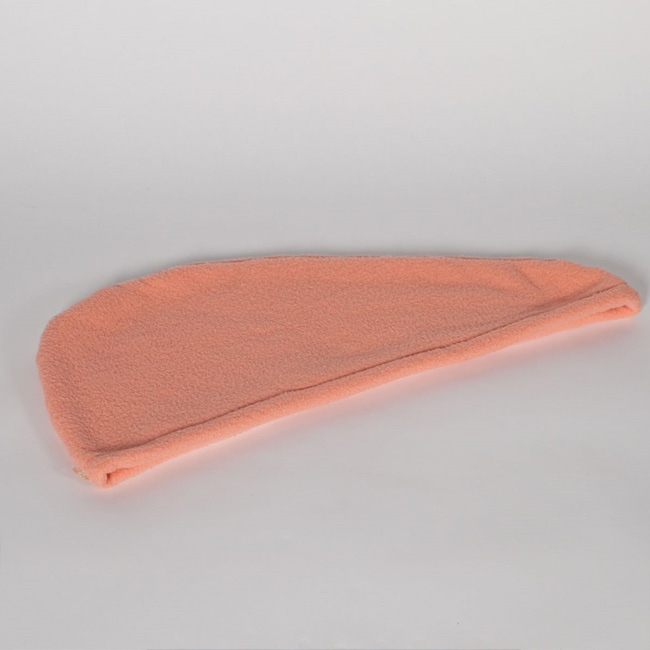 Кърпи за коса, които служат за намаляване щетите от сушенето със сешоар. Купи кърпа за коса онлайн от Efrea - водещ производител на дамски дрехи в 16 размера EU.