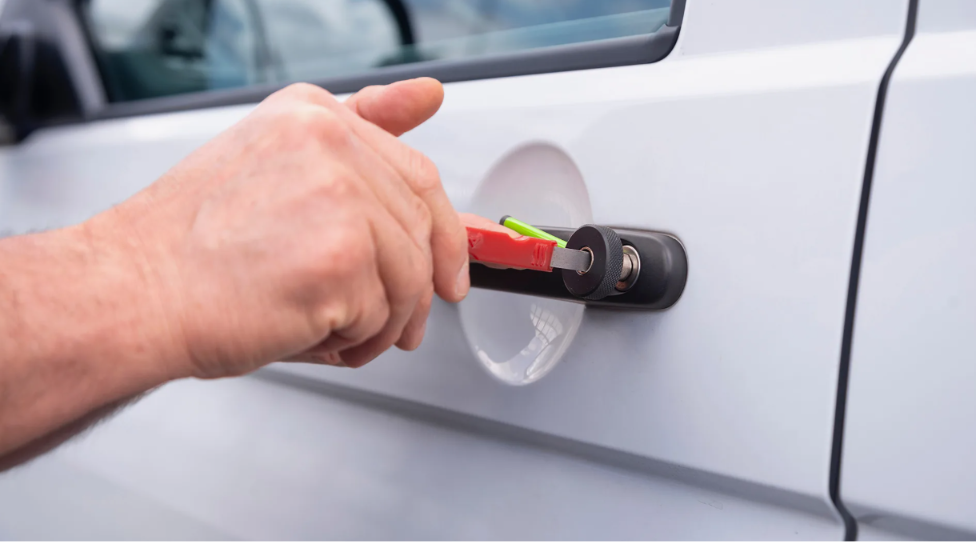 Аварійне відкриття авто