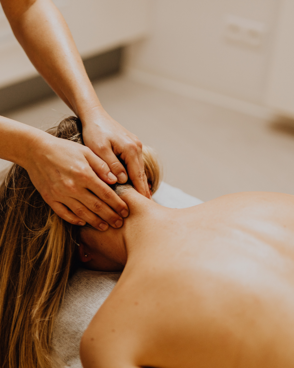 Massage du dos et de la nuque à Metz chez Jenaly Institut Bien-Être
