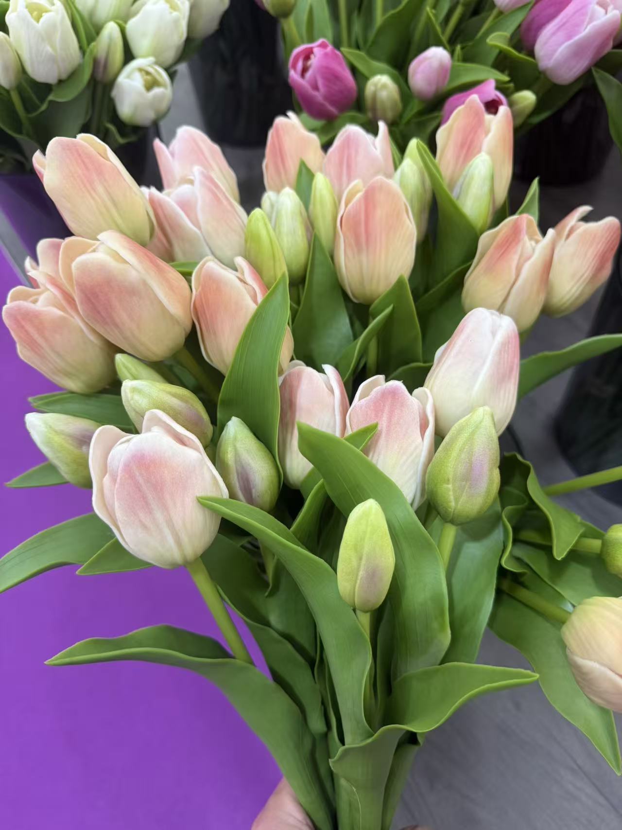 Premium artificial tulip flowers sourced from China