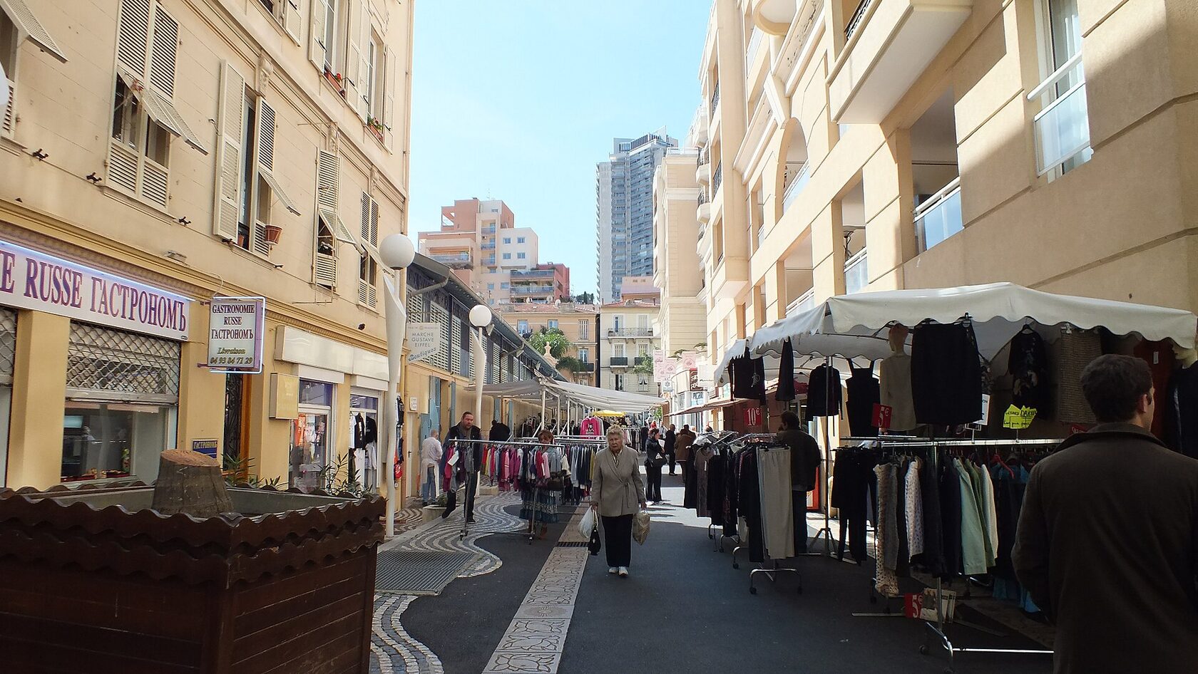 Place du marché dans le centre de Beausoleil