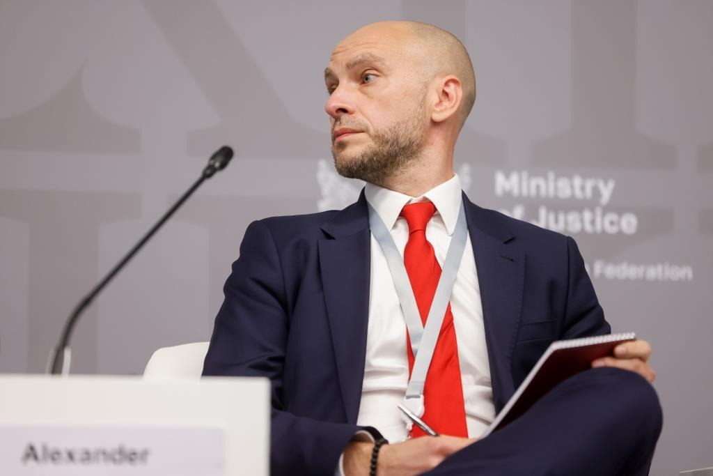 Александр Молотников