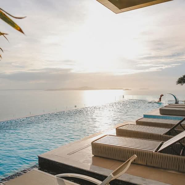 Copacabana Beach Jomtien, the completed tower by Copacabana Group