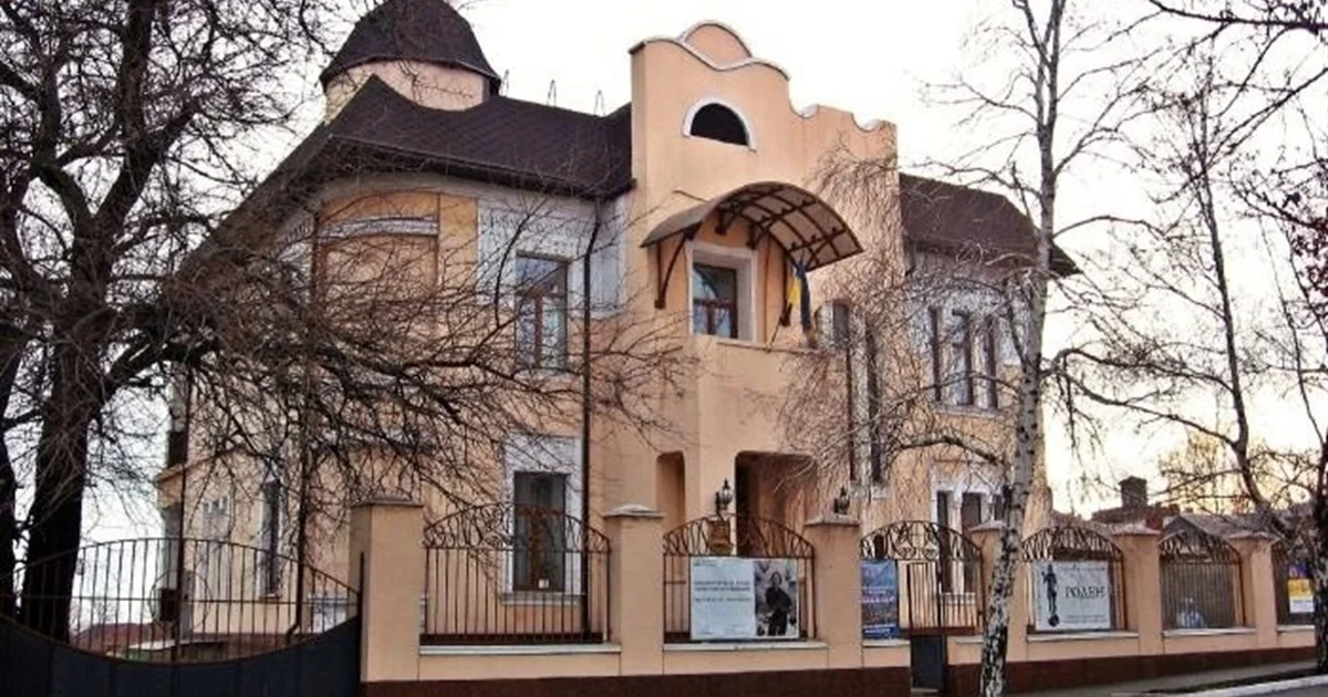 Дим над Азовсталлю