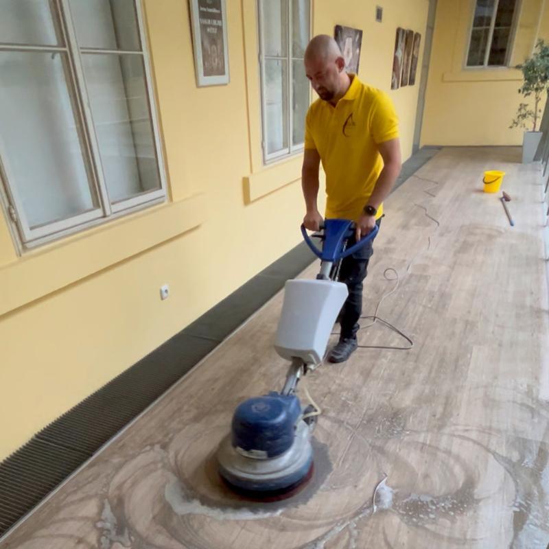 čištění podlah, čištění tvrdých podlah, čištění PVC podlah, voskovaní podlah