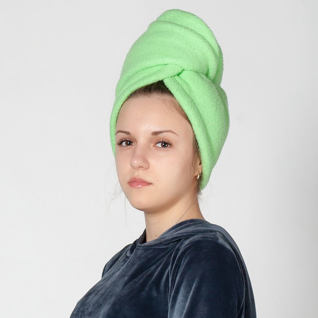 Зелена кърпа за коса, която може да се използва като тюрбан, идеален подарък за жени от онлайн магазин Efrea