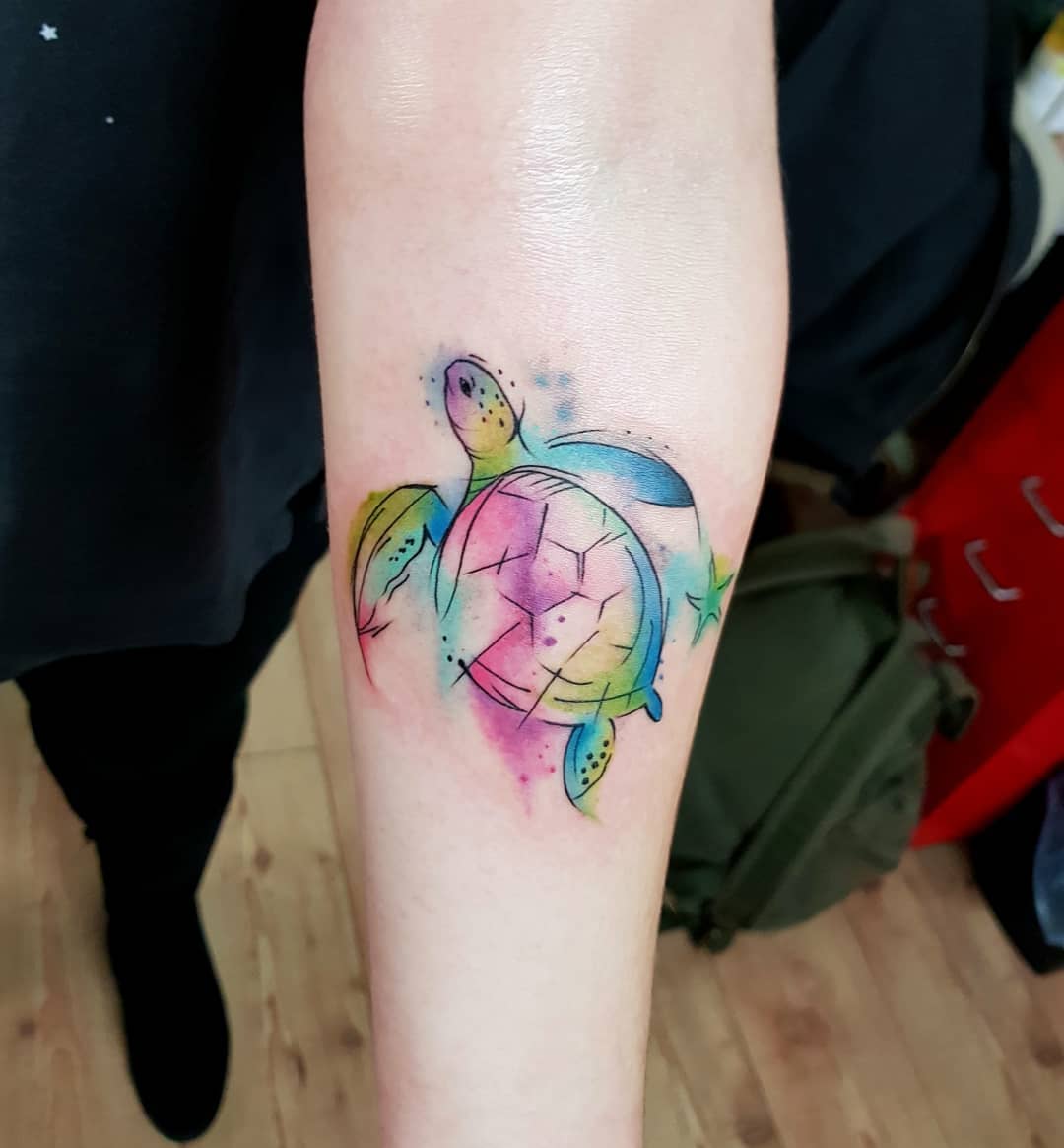 Meeresschildkröte in Aquarell — Tattoo von Kanstantink (@kanstantink).