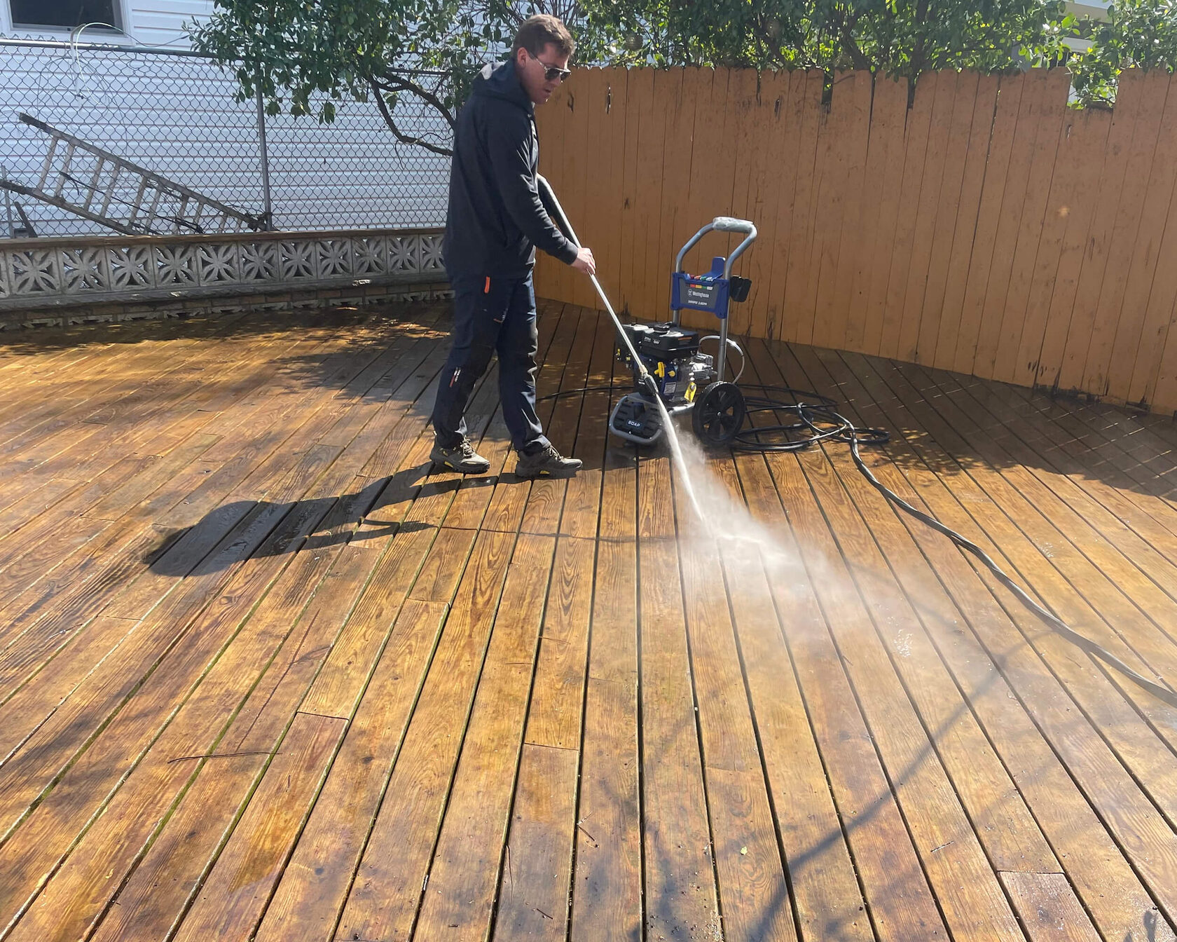 deck cleaning service