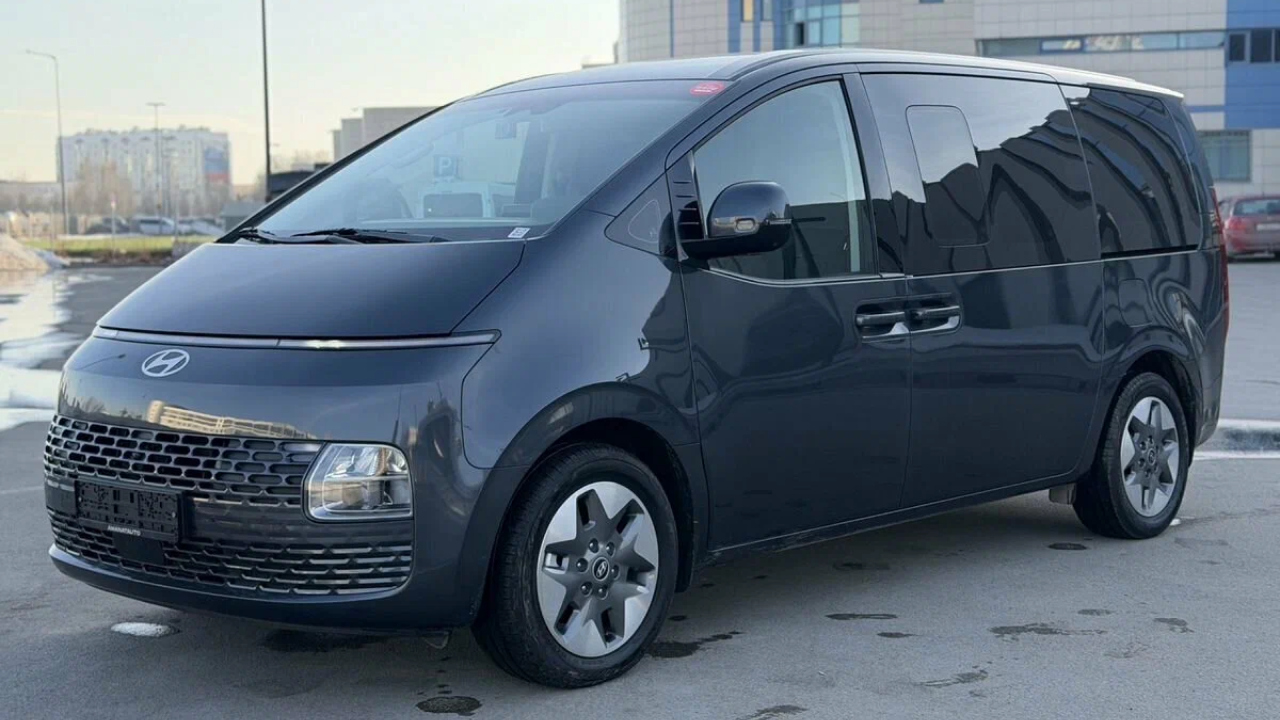 Hyundai Staria