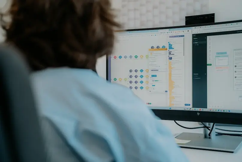 Modellierung und Konzeption individueller KI-Systeme bei AI Techno Center