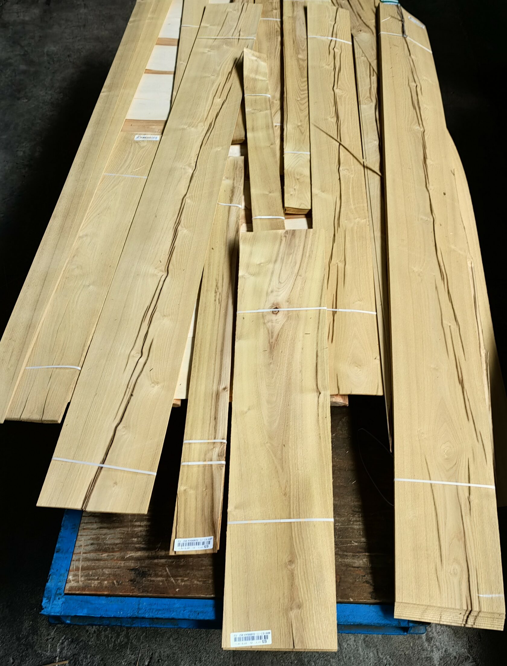 Veneer Back Ridge RIGA VENEER