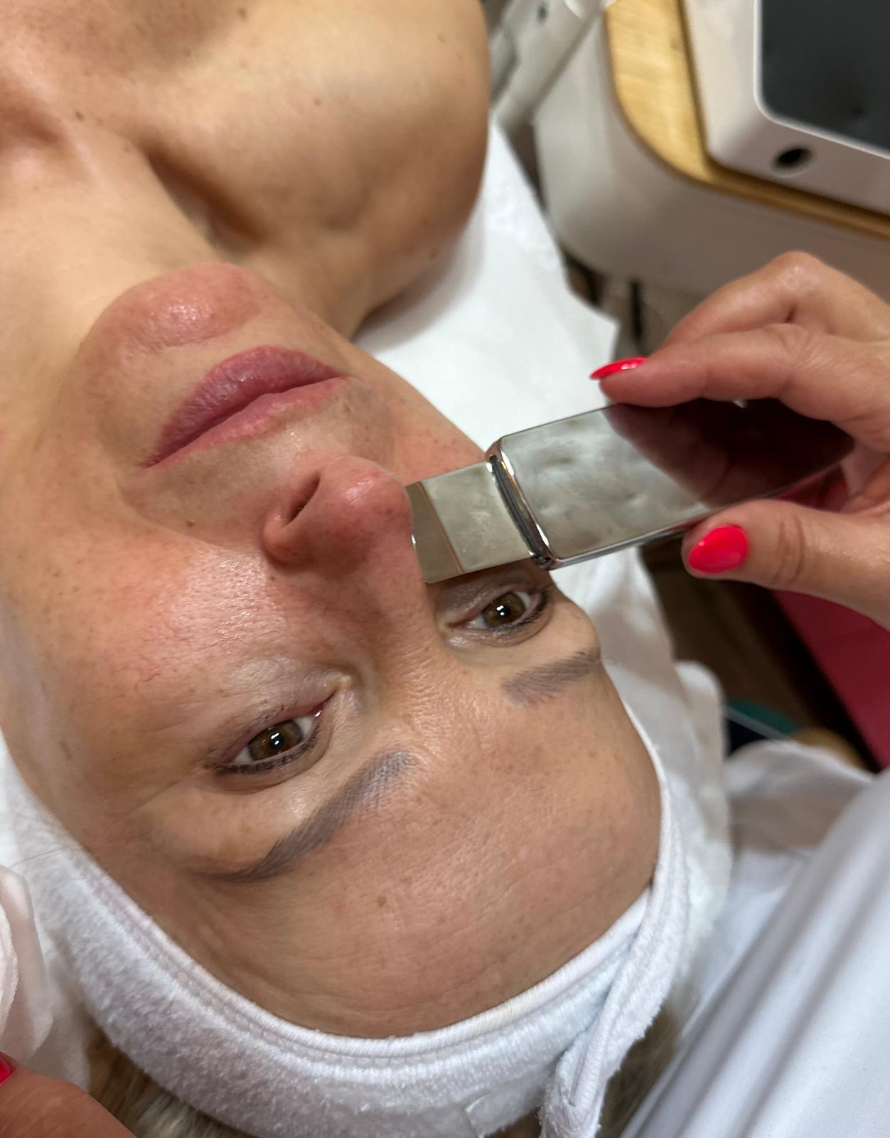 Čistenie ultrazvukovou špachtľou