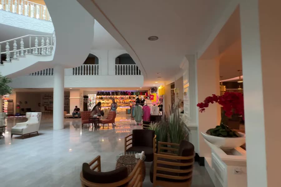 Лобі — Q Premium Resort