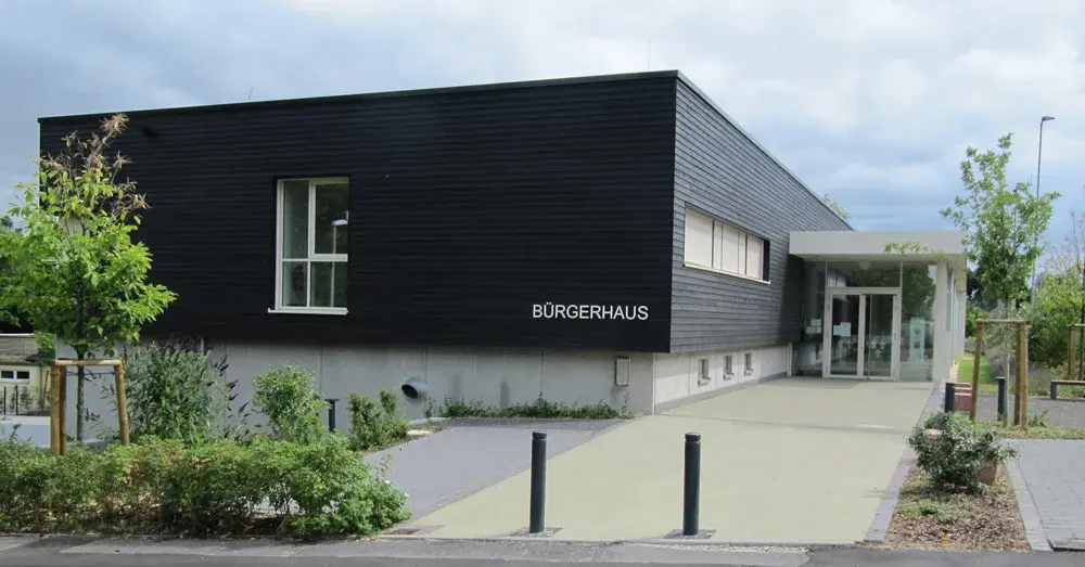 Außenansicht des Bürgerhauses Medenbach in Wiesbaden, dem Veranstaltungsort des Gesundheitstags