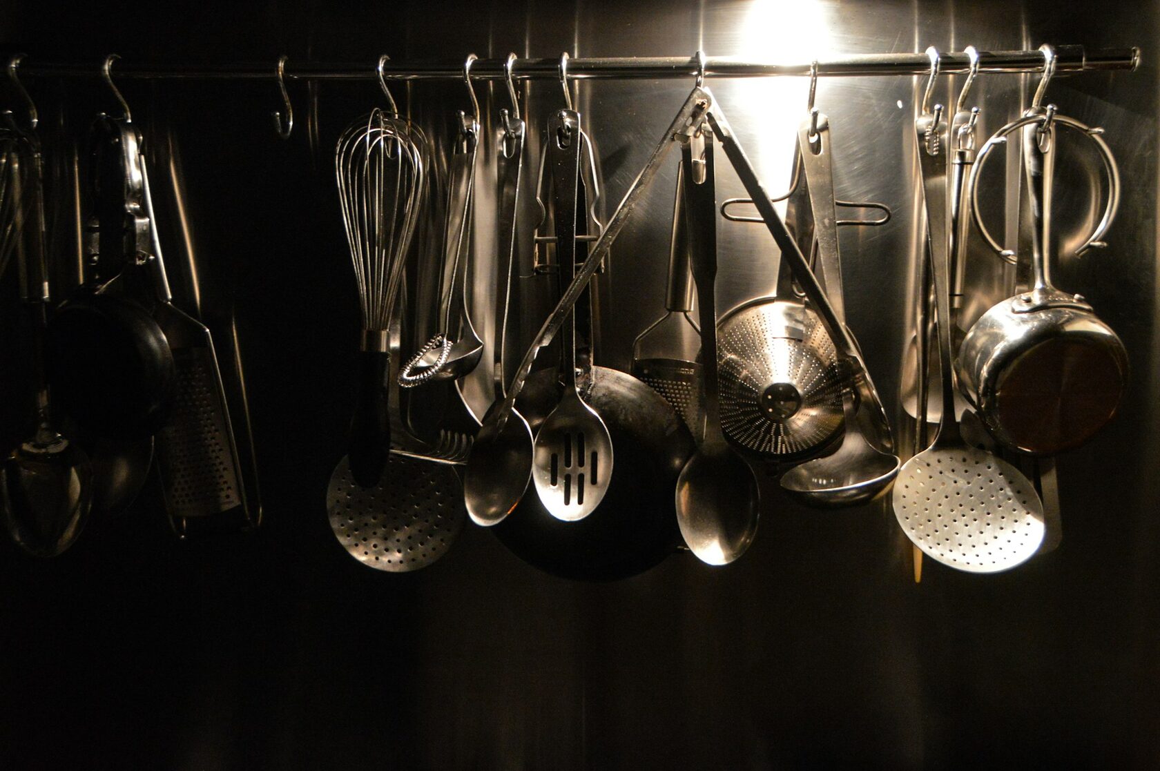 Ustensiles de cuisine — fouets, louches, spatules