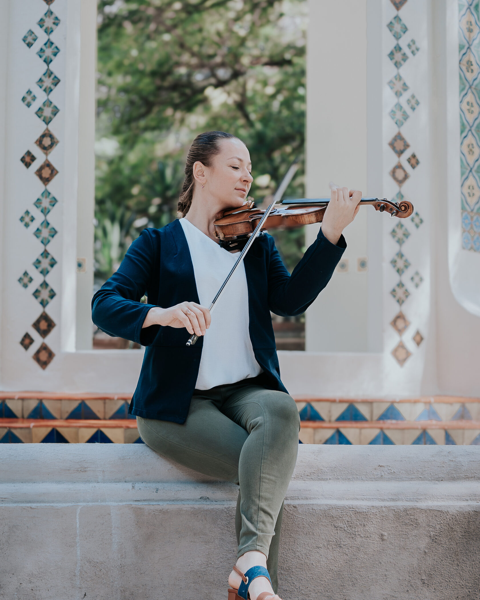 Live violin during a proposal in Mexico City