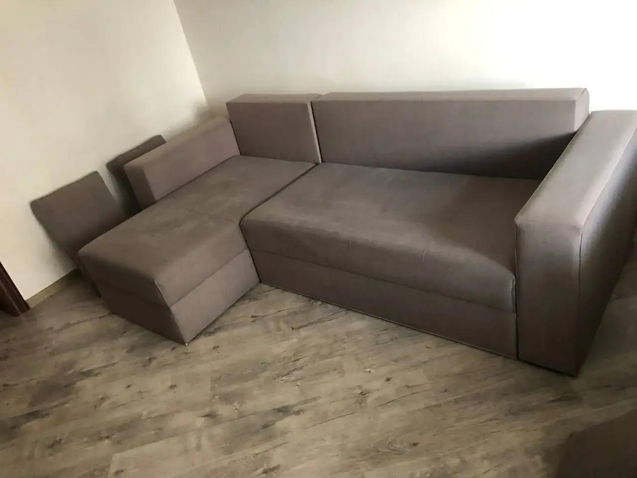 Ecksofa – Tiefenreinigung – nach der Polsterreinigung in Frankfurt