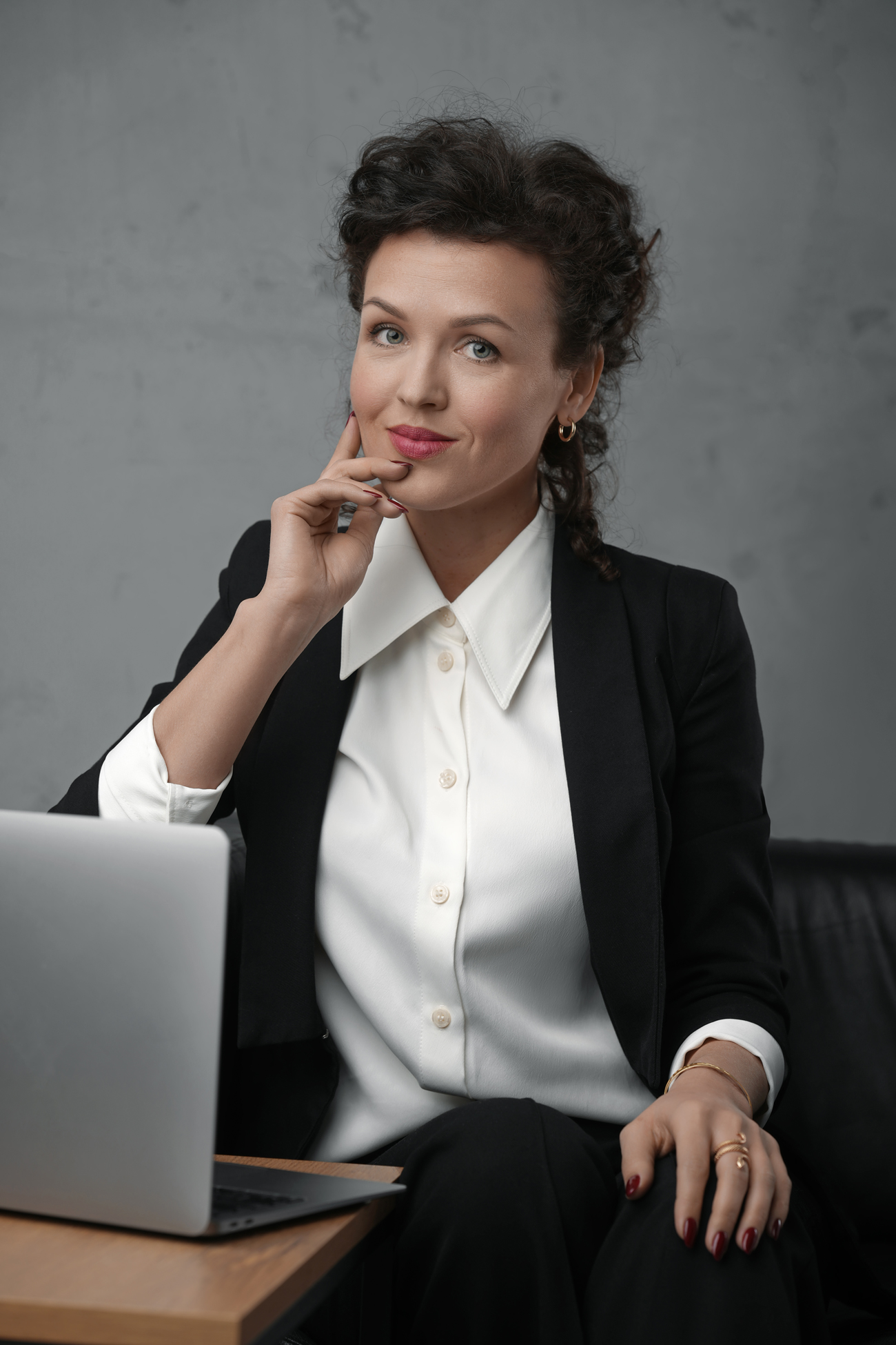 Fotosesija klasikinėje SO:VA studijoje Vilniuje