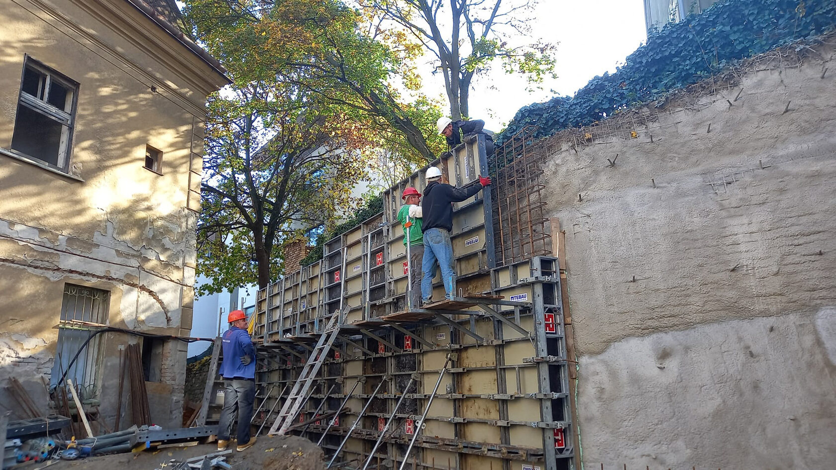 Betonáž a úprava exteriéru pri vile