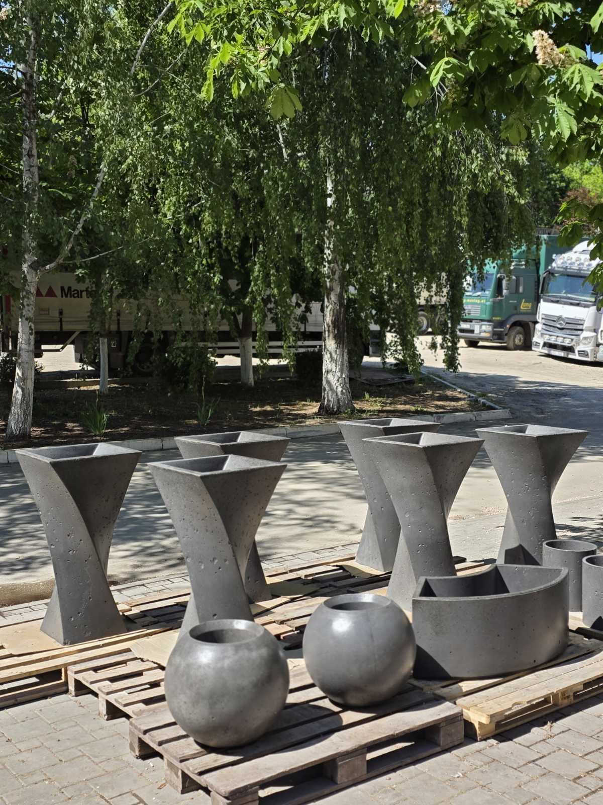 producator jardiniere beton