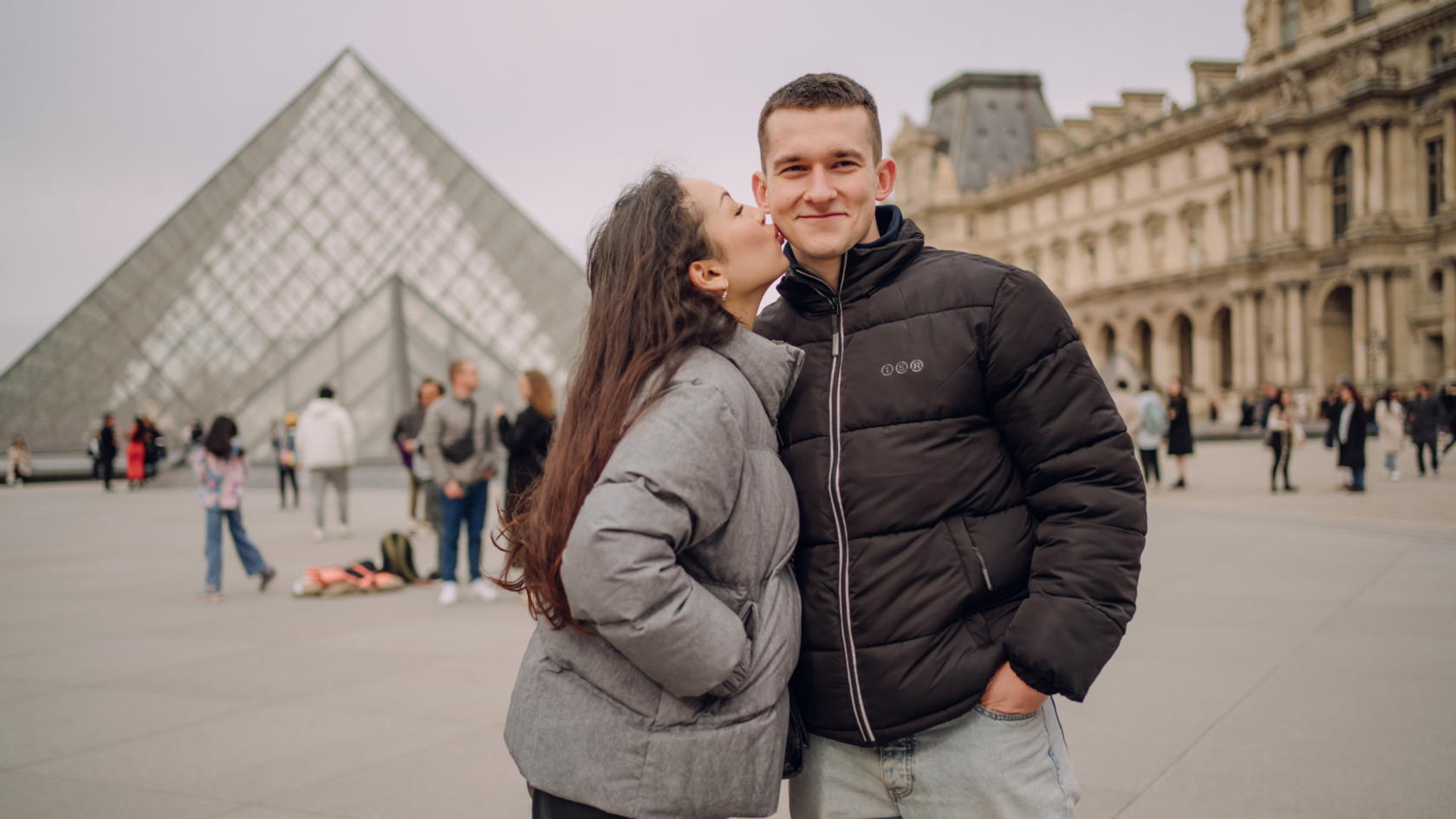 Эйфелева башня ночью