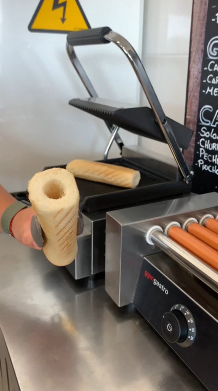 Entrega de un hot dog GoGrill