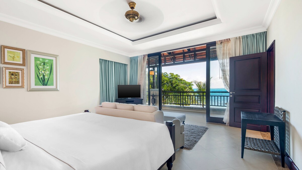 The Westin Turtle Bay — Beachfront Suite