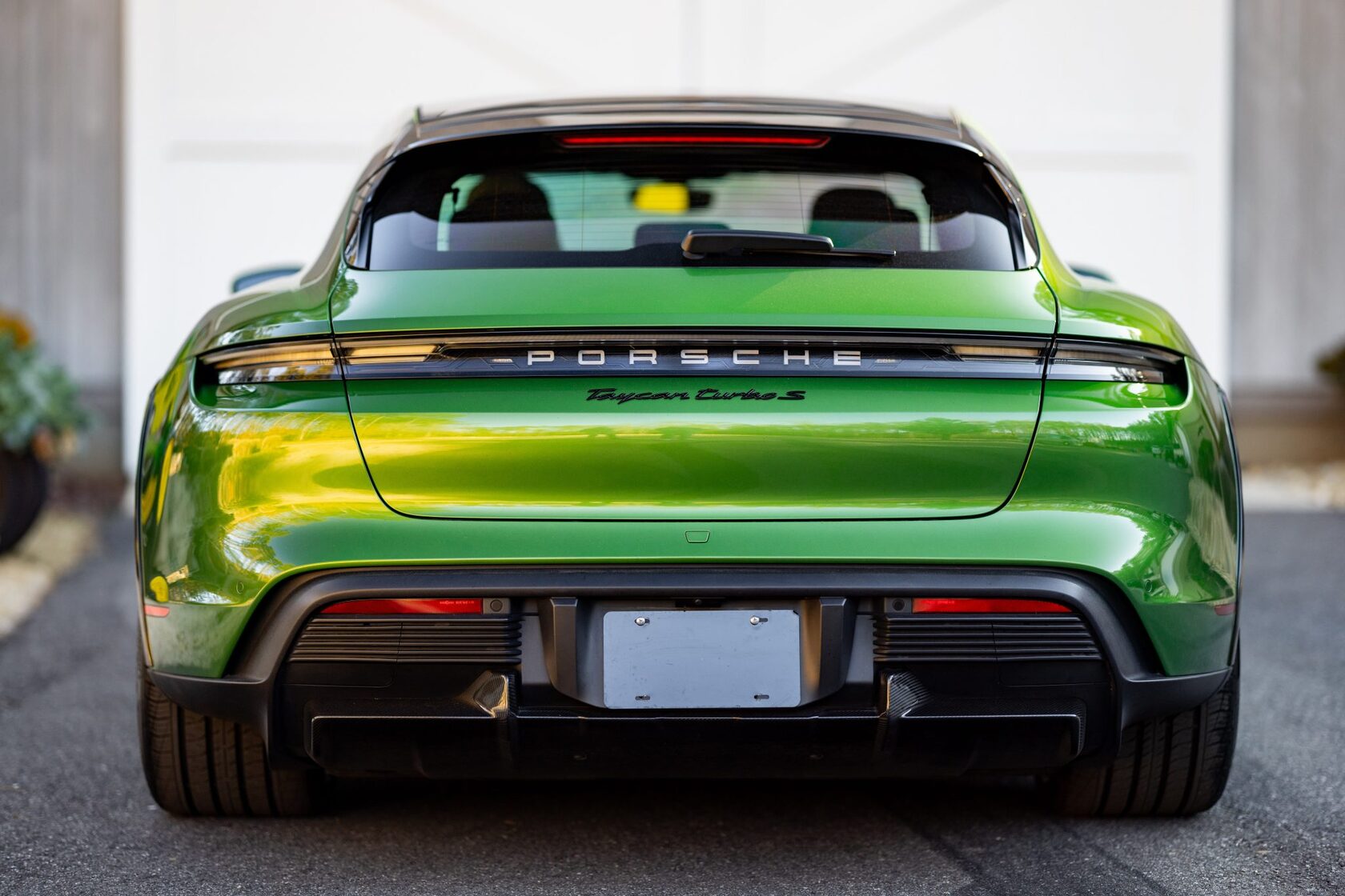 2023 Porsche Taycan Turbo S's photo