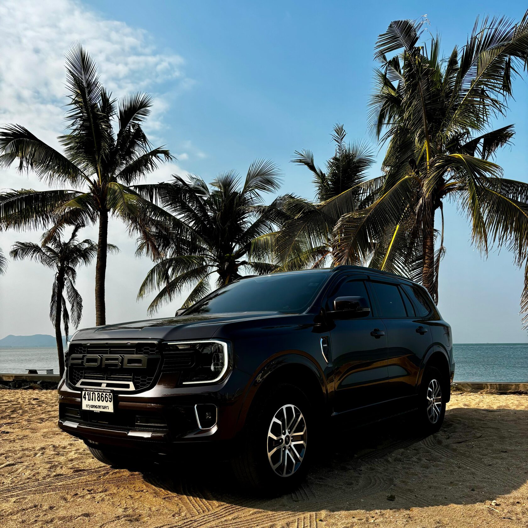 New Ford Everest – powerful and spacious SUV for rent in Pattaya