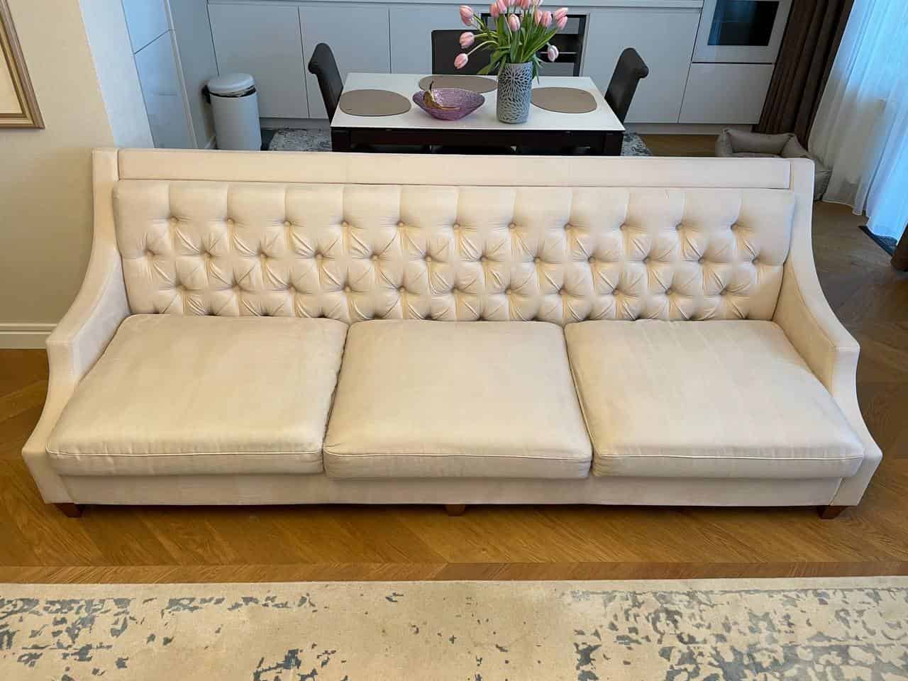 Sofa – Fleckenentfernung – nach der Polsterreinigung in Frankfurt