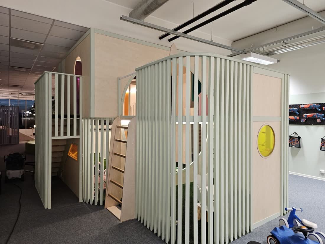 White play houses