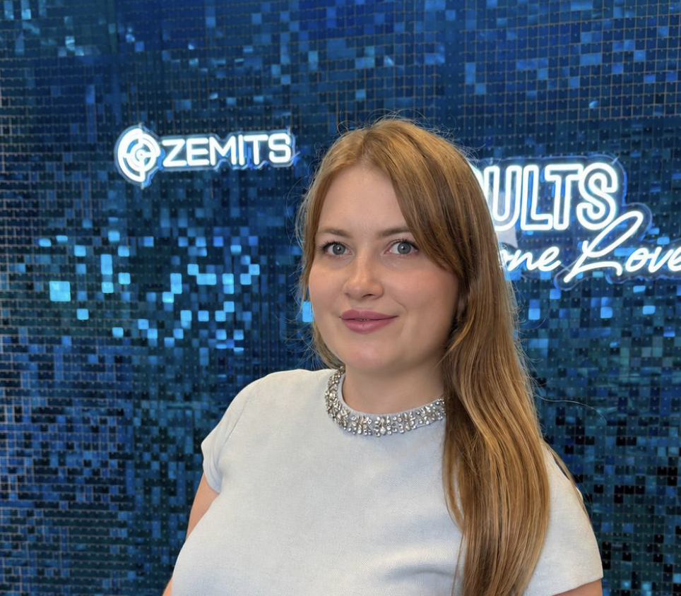 Polina Perstniov