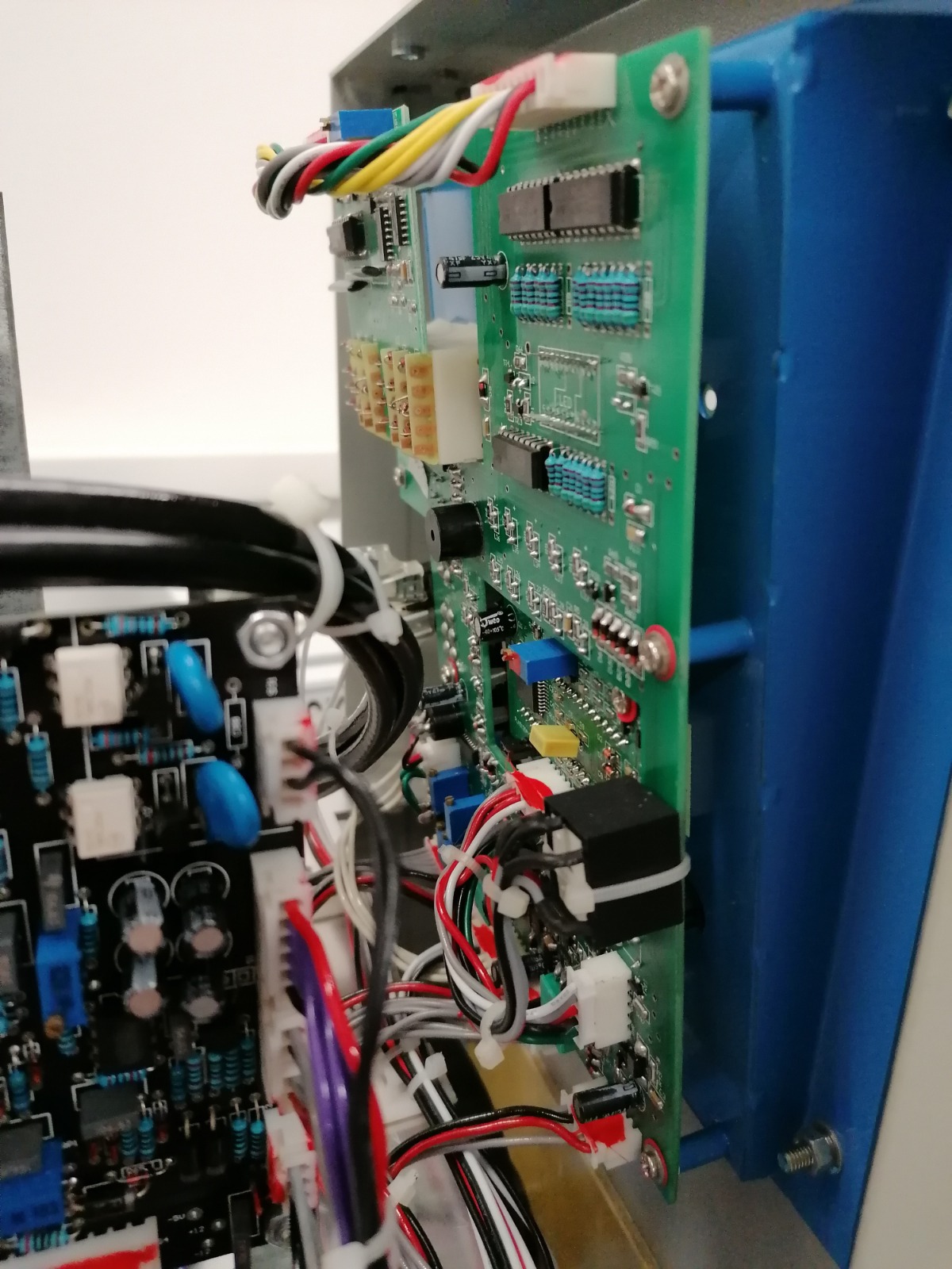 <div style="font-size: 28px;" data-customstyle="yes">Ремонт индукционного генератора 6 киловатт пр-ва КНР.</div>