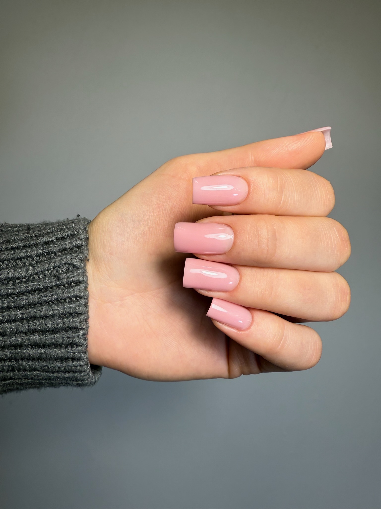 Práce absolventek kurzu manikúry Adele Nail School