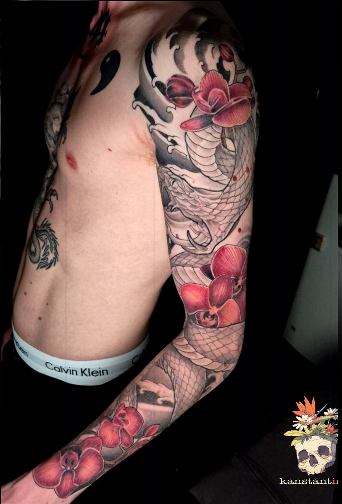 Koi und rote Orchideen — Tattoo von Kanstantink (@kanstantink).