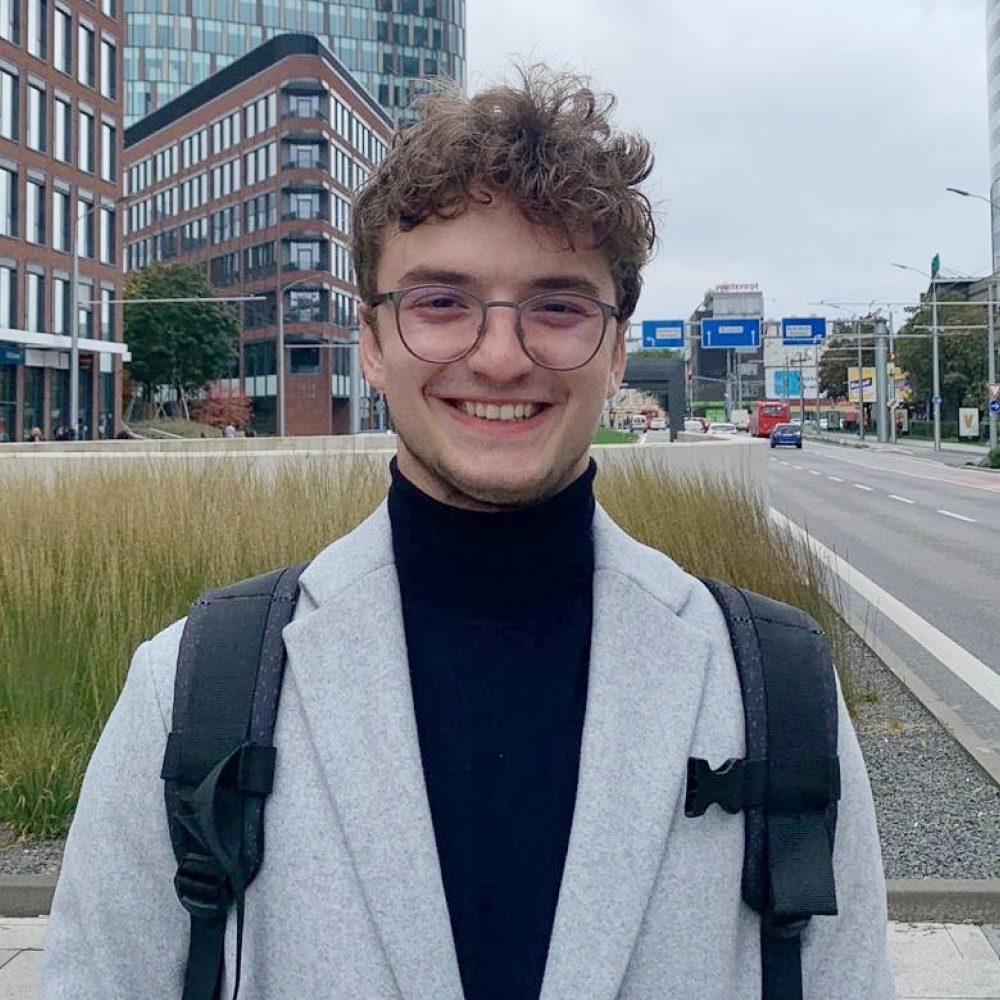 С языковыми курсами чешского языка от KOVER Вы точно поступите в университет мечты в самом центре Европы! 