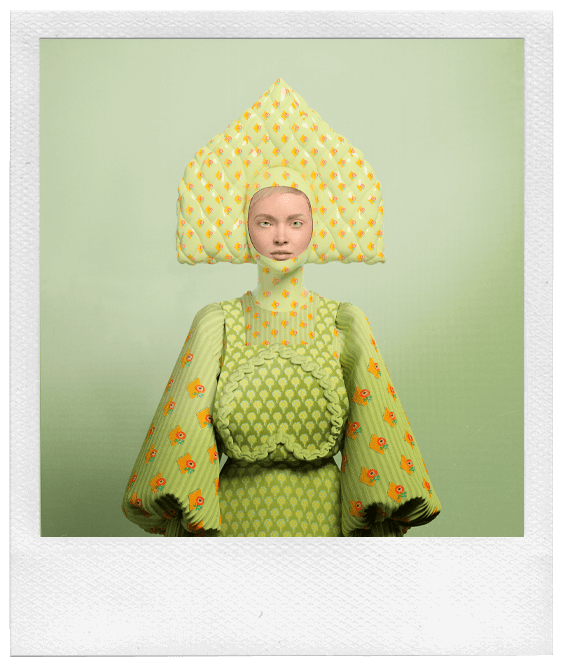 Алена Пол стала моделью капсульного дропа цифровой одежды для космических путешественниц