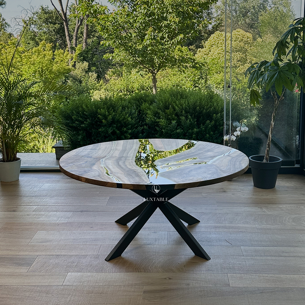 TAVOLO ROTONDO DA PRANZO BROOKE IN NOCE EUROPEO E RESINA FUMÈ LUCIDA