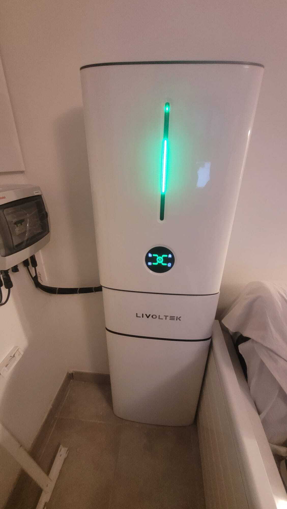 Batterie de stockage solaire installée à La Taulade par Éco Climat Concept — autonomie énergétique résidentielle