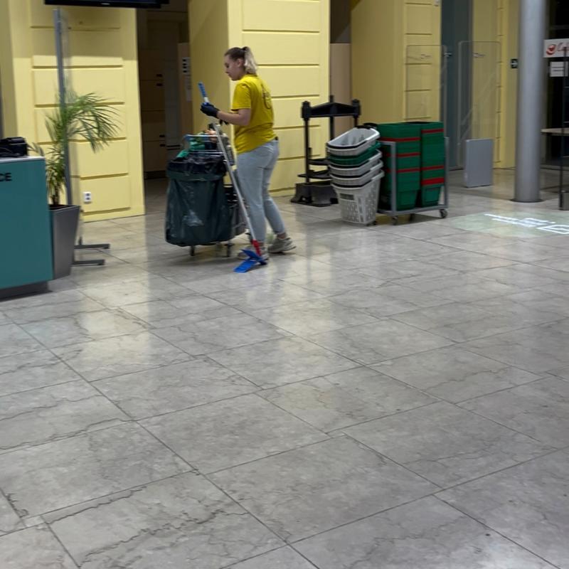 čištění podlah, čištění tvrdých podlah, čištění PVC podlah, voskovaní podlah