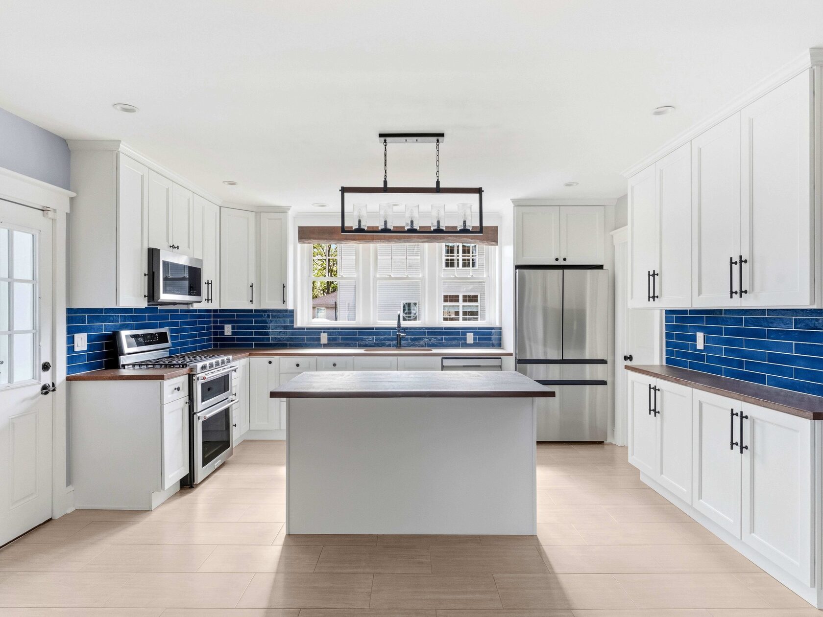 Kitchen by Shahab Remodeling