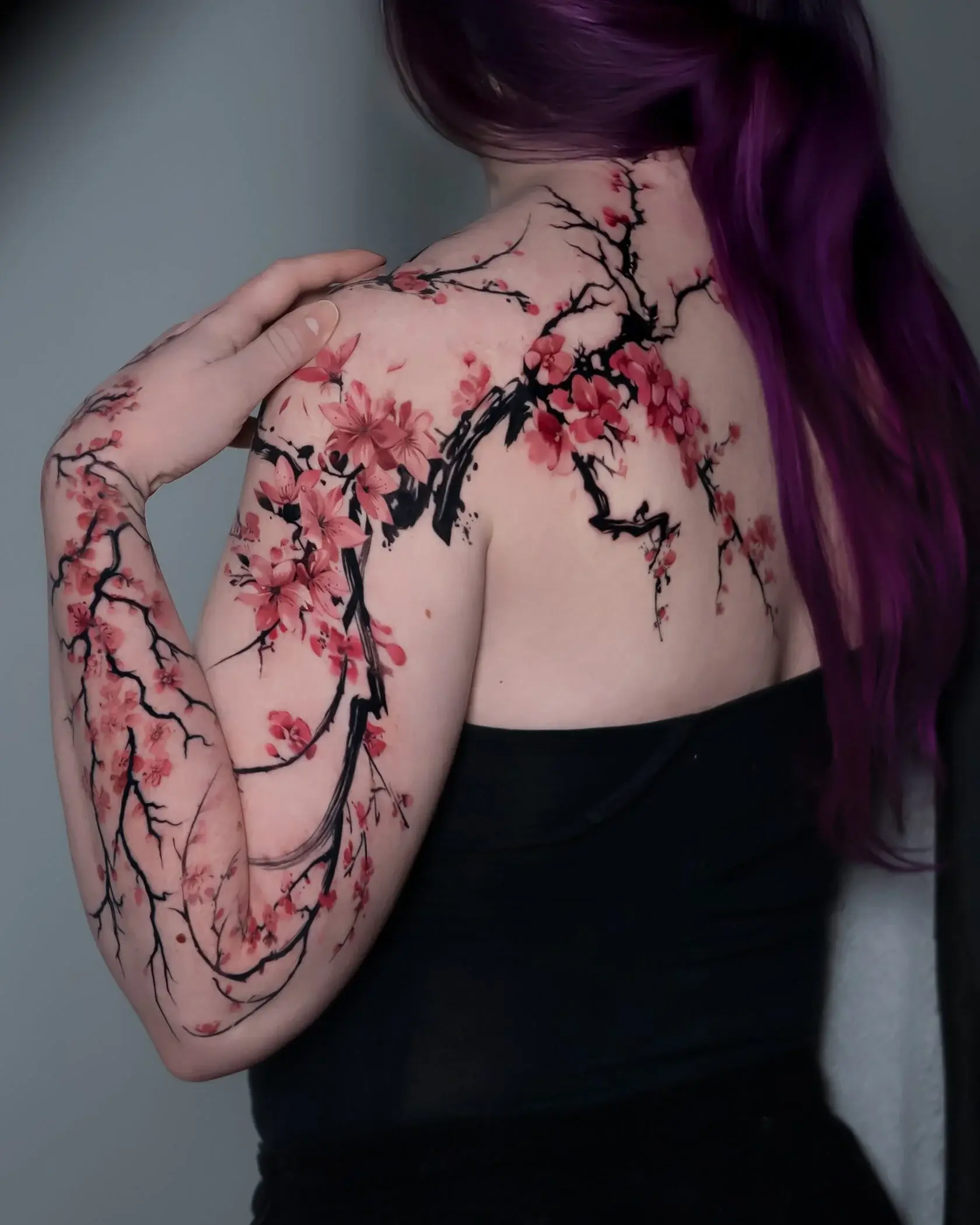 Farbe Tattoo - Brennnessel Tattoo Berlin