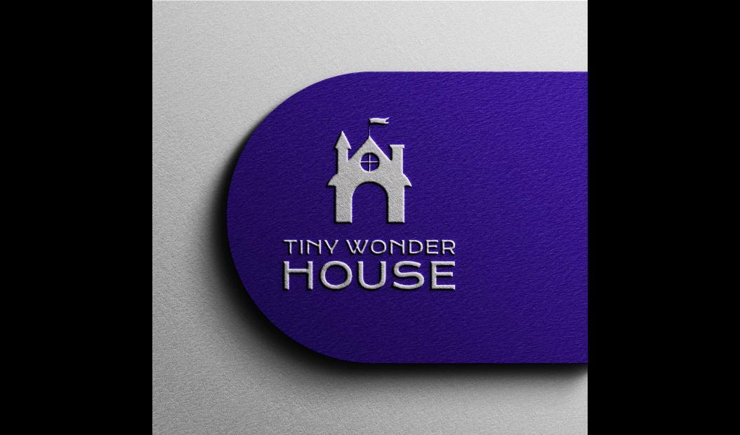 Вертикальна версія логотипа Tiny Wonder House