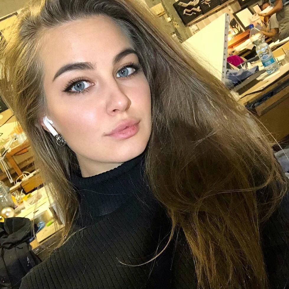 Emilia First Dates EMILIA