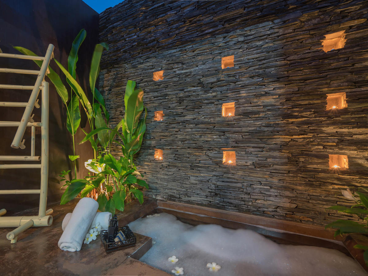 Bathtub, Villa Saanti