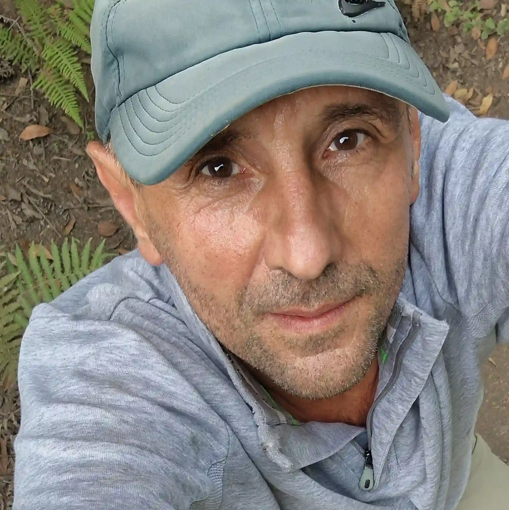Alex, founder of Alba Crafted and former marine engineer, creating bespoke ocean resin art and artisan live edge wood decor for coastal homes.