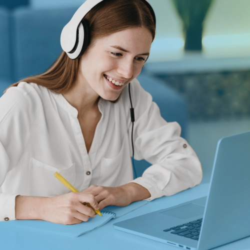 С языковыми курсами чешского языка от KOVER Вы точно поступите в университет мечты в самом центре Европы! 