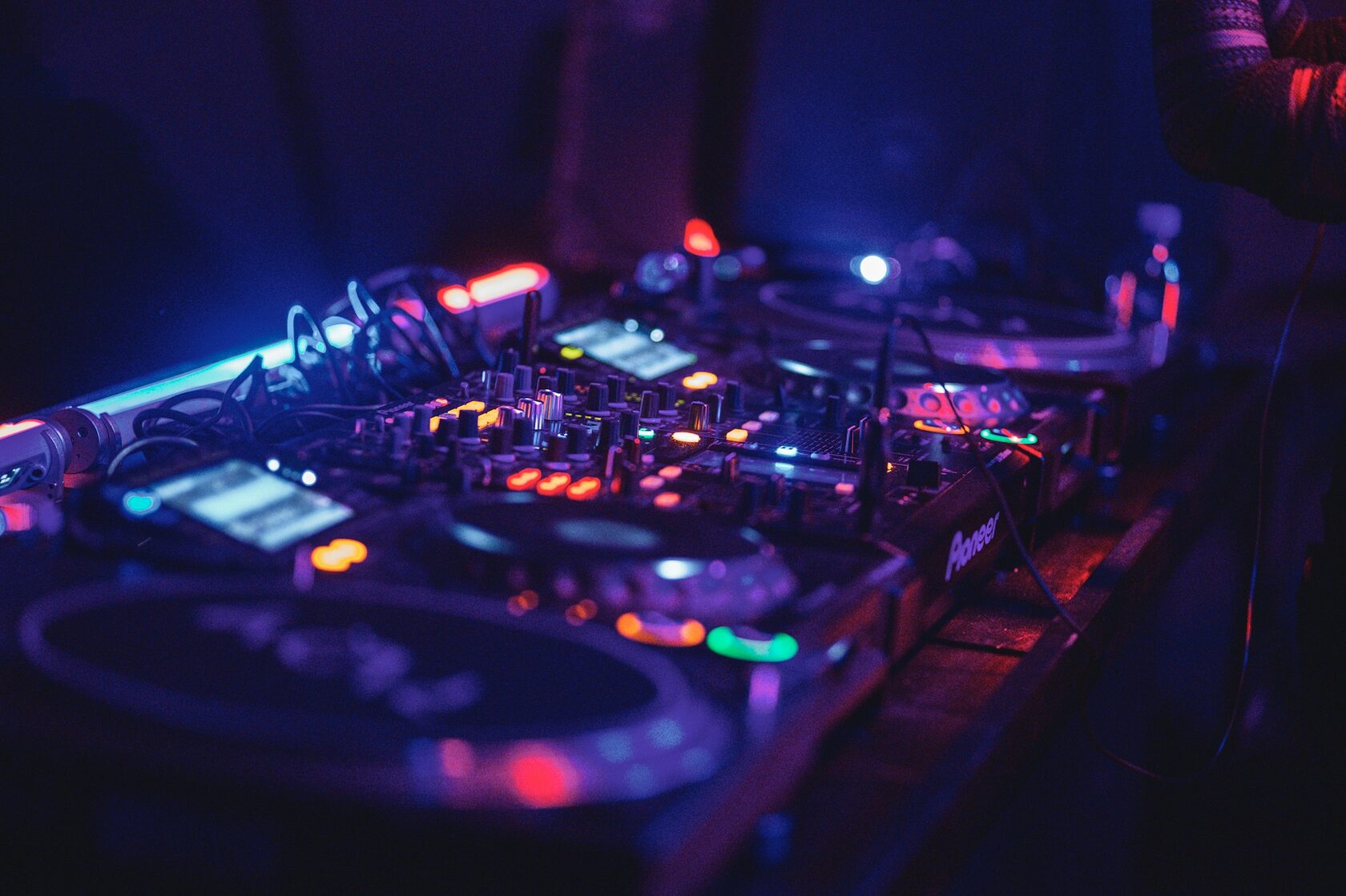 DJ Music Entertainment