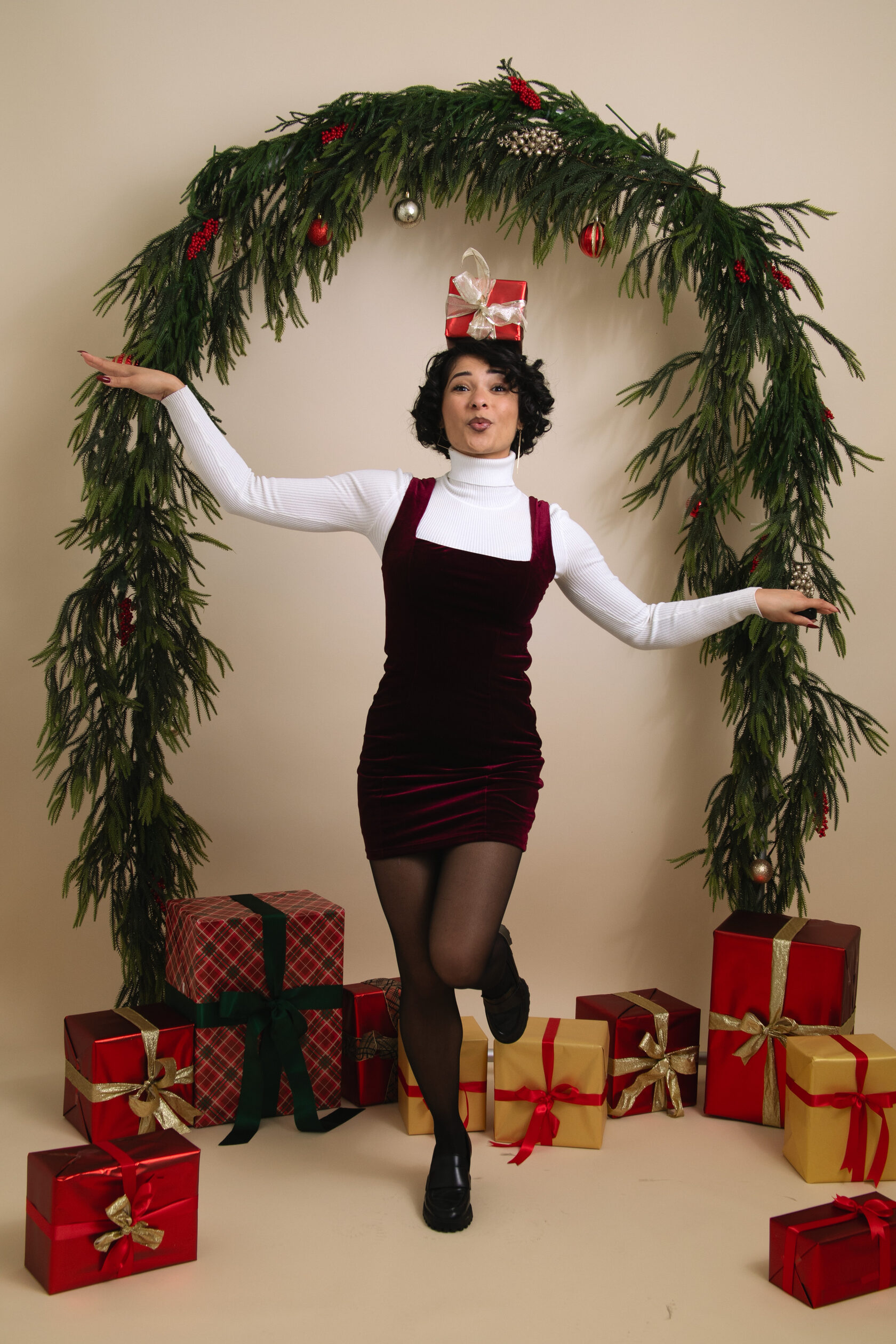 Festive Christmas portrait with a gift at MirrorMe