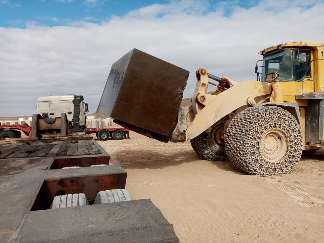 Block extraction at quarry